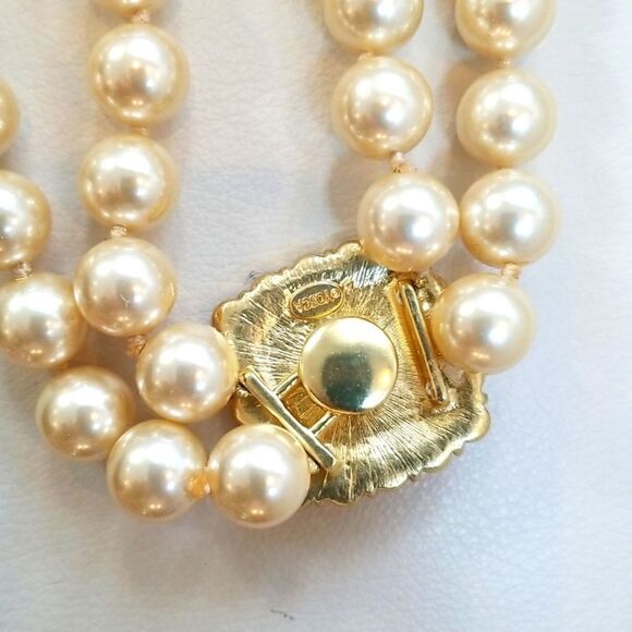 GORGEOUS CULTURED PEARLS AND BEAUTIFUL PURPLE STONE SURROUNDED BY CZS NECKLACE!! - Picture 5 of 8